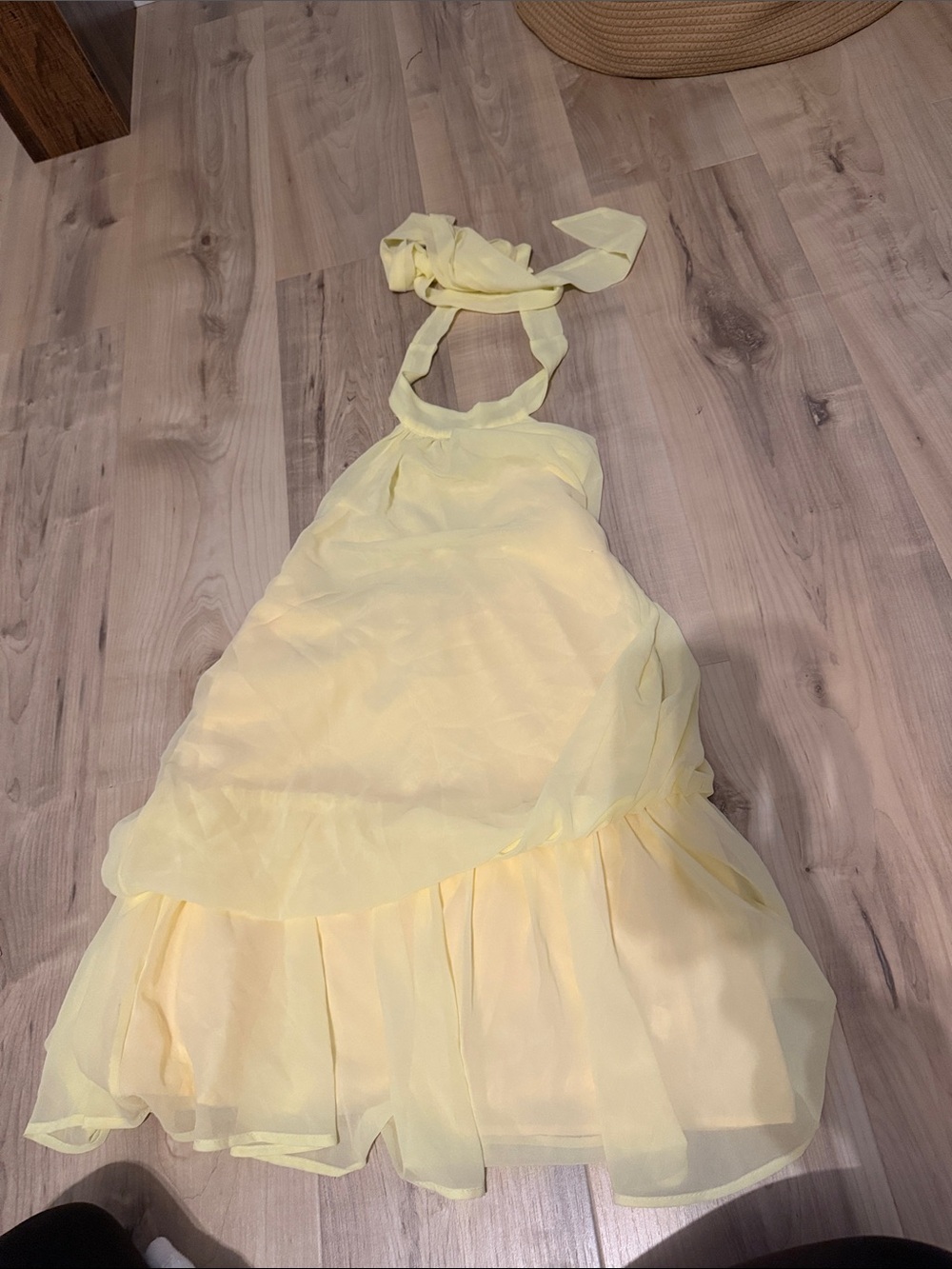 size xs yellow double lined amazon flowy dress with ruffles
